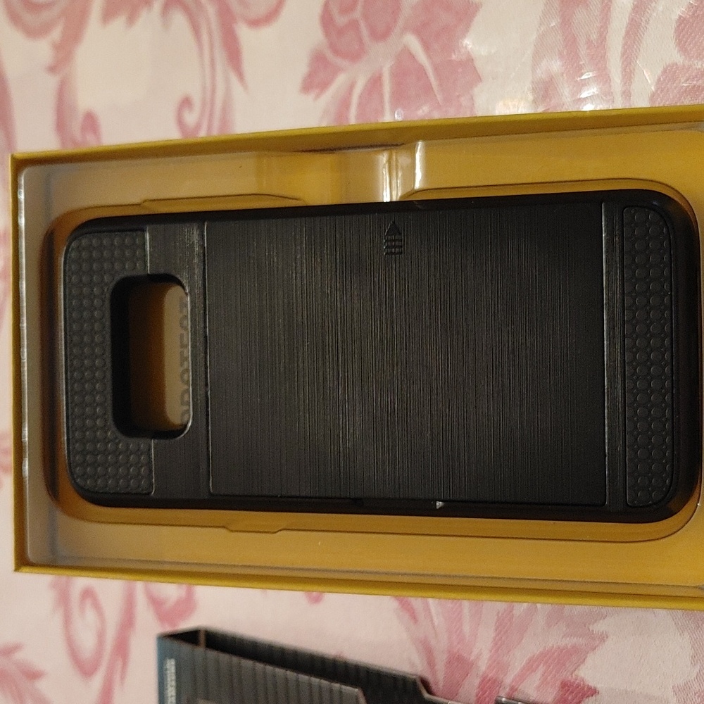 OtterBox Symmetry Series Black Case for Samsung Galaxy S8 - Picture 5 of 5